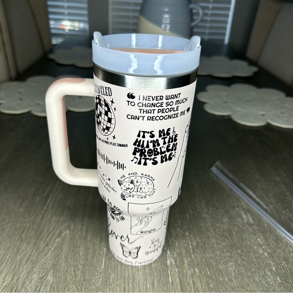 40oz Tumbler Taylor Swift Engraved White - Picture 2 of 7